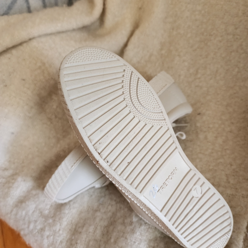 White Casual Sneakers - Picture 4 of 5